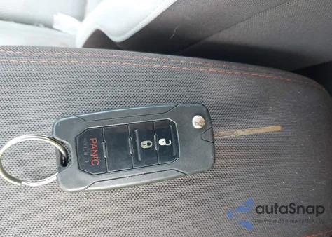 2015 Jeep Renegade Latitude z USA, uszkodzony, nr VIN ZACCJBBT7FPB29580